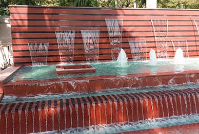 Dynamic water fountain